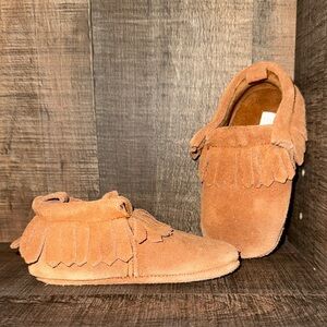 BearPaw Tan Suede Kids Moccasins-size 6-12 months